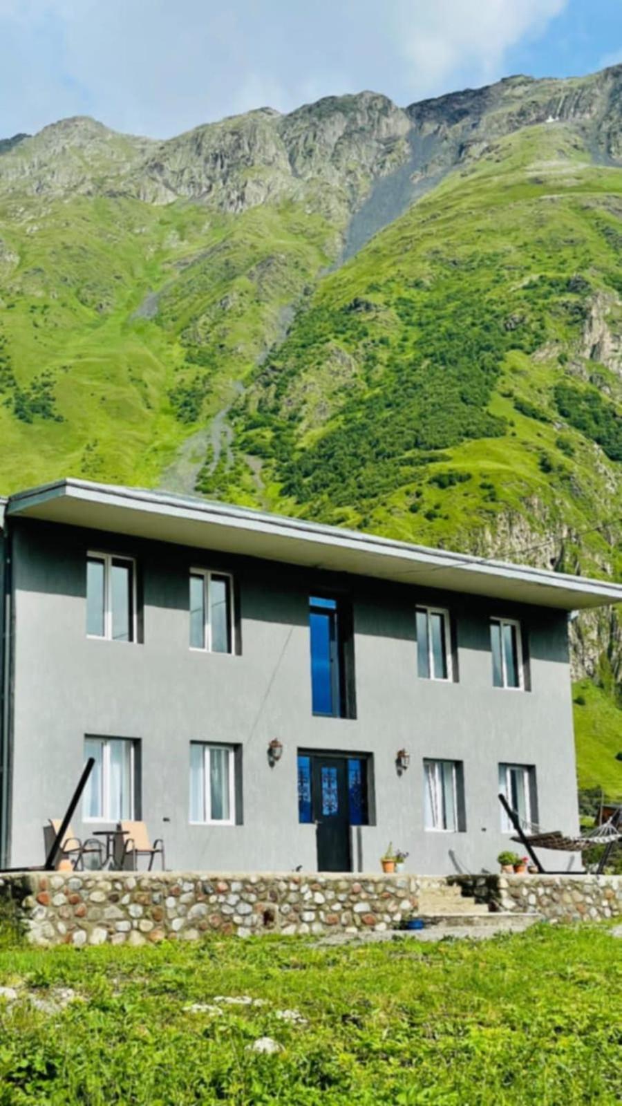 Kazbegi Palace Esterno foto